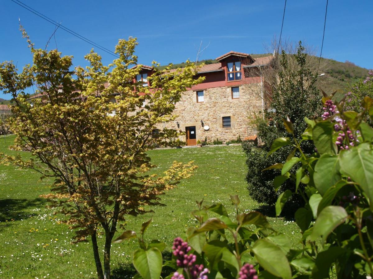 Albergue La Torre Albergue Santiurde de Reinosa Exterior foto