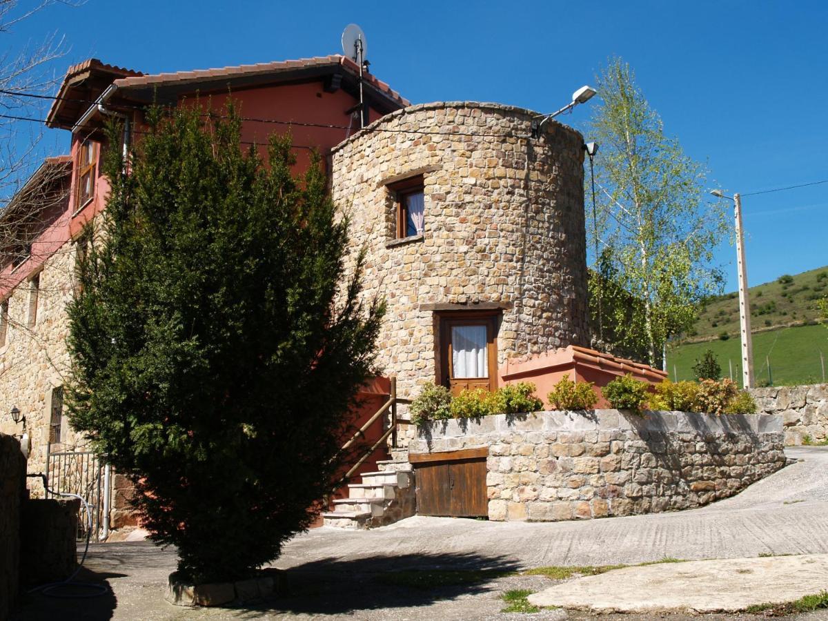 Albergue La Torre Albergue Santiurde de Reinosa Exterior foto